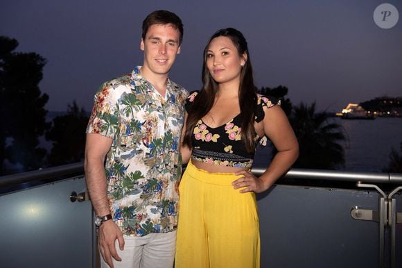 Dans une interview accordée à "Point de Vue", Marie Ducruet a partagé son bonheur d'être maman pour la deuxième fois...


Louis Ducruet et sa fiancée Marie Chevallier assistent au 15e anniversaire du gala d'été de Fight Aids Monaco au Monte Carlo Sporting Club le 13 juillet 2019 à Monte Carlo, Monaco. Le couple se mariera le 27 juillet 2019 à Monaco Photo by David Niviere/ABACAPRESS.COM