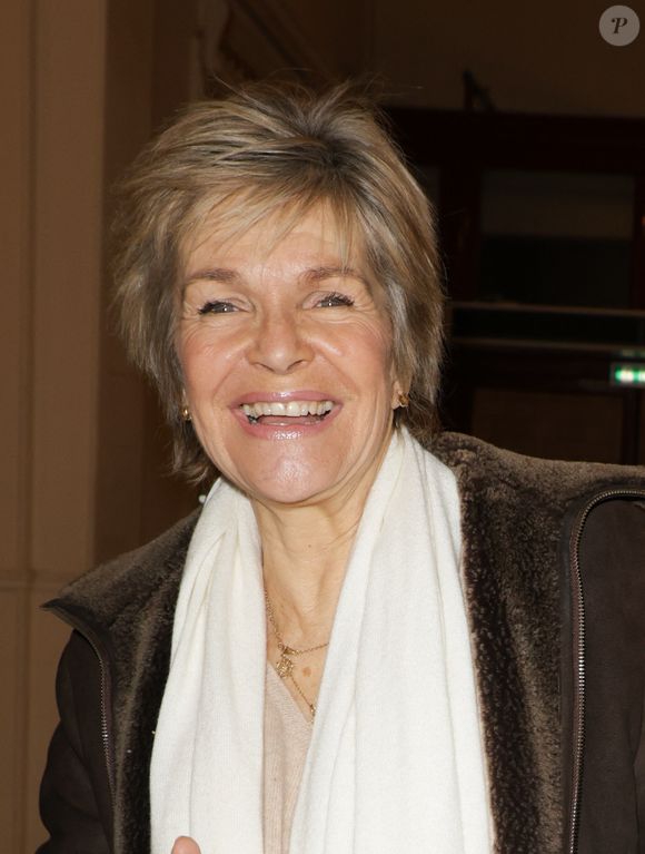L'homme en question "avait jeté un jour 5000 roses depuis un hélicoptère sur (sa) maison"

Exclusif -  Véronique Jannot - 50ème de la pièce "Lyly" avec M. Bernier et F. Perrin au théâtre de Paris le 27 mars 2025. © Coadic Guirec/Bestimage