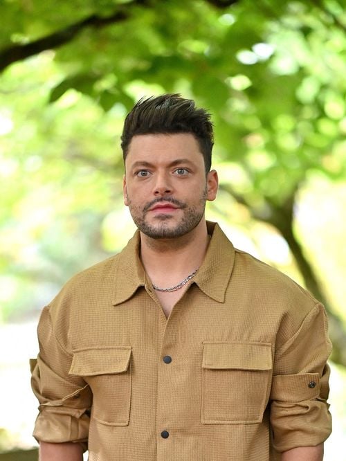 Il est surnommé "Le Château" : Kev Adams a décroché son bac L dans un lycée où ont été scolarisées de nombreuses autres personnalités