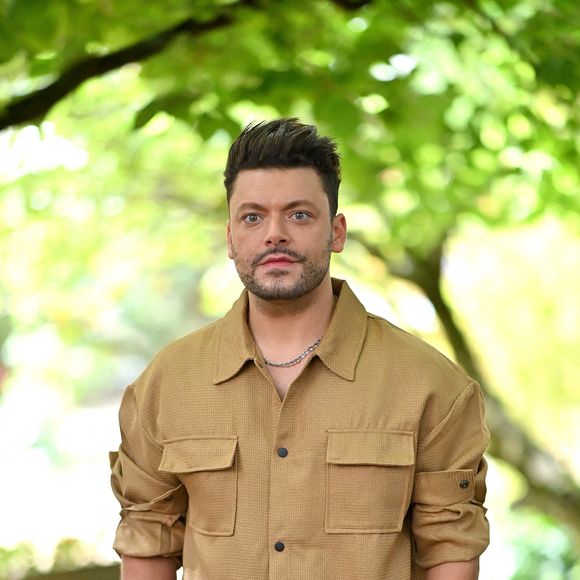 A 35 ans, Kev Adams a quitté depuis longtemps les bancs du prestigieux lycée Pasteur de Neuilly-sur-Seine où il a décroché son bac L...

Kev Adams, lors de la séance photo du film "Le Jour J" dans le cadre du 18e Festival du film francophone d'Angoulême, à Angoulême, en France. Photo de Franck Castel/Abaca