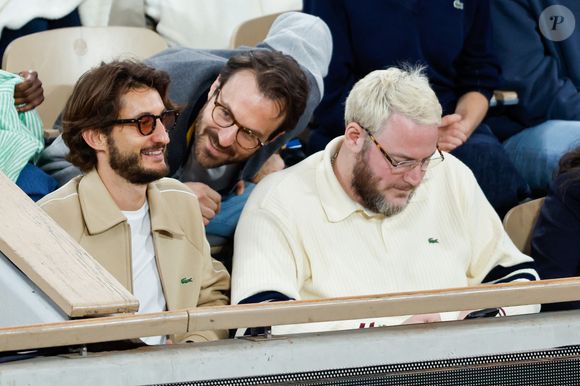 Pierre Niney et Igor Gotesman en tribunes lors des Internationaux de France de Tennis de Roland Garros 2025, à Paris, France, le 6 juin 2025. © Jacovides-Moreau/Bestimage