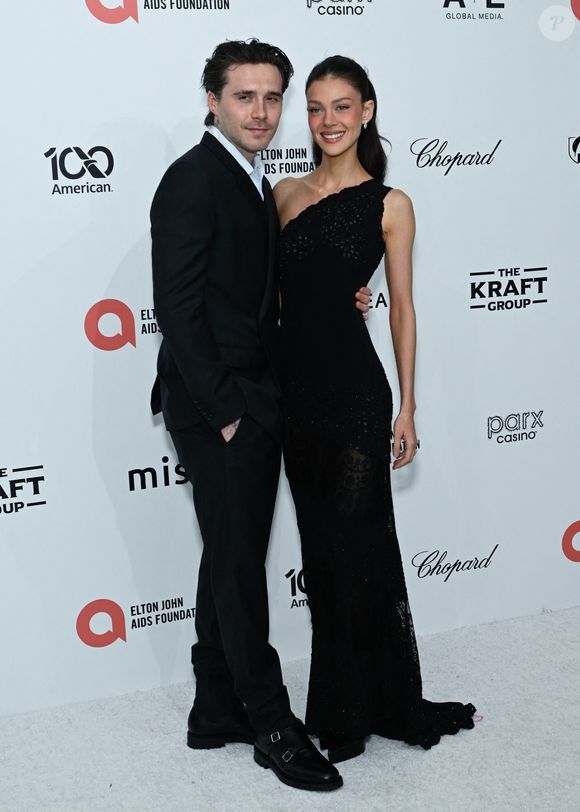 Le 15 mars 2026, Los Angeles, Californie, USA : 15 mars 2026 - West Hollywood, Californie - BROOKLYN BECKHAM et NICOLA PELTZ à la 34ème soirée annuelle de visionnage des Oscars de la Fondation Elton John contre le sida au West Hollywood Park de Los Angeles (Credit Image : © Charlie Steffens/ZUMA Press Wire / Bestimage)