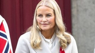La princesse Mette-Marit de Norvège a reçu de nouveaux poumons : pourquoi n'est-elle pas sortie d'affaires pour autant ?