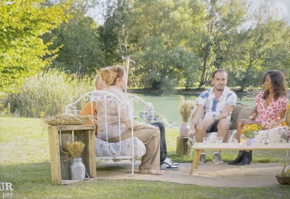 Et puis, au bilan, il se présente à ses côtés pour finalement qu'ils actent ensemble une nouvelle rupture devant Karine Le Marchand.

Jean-Louis et Isabelle lors du bilan de L'amour est dans le pré