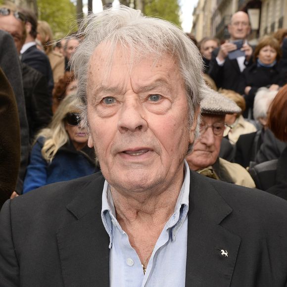 Alain Delon - Inauguration de la place Henri Salvador (43, boulevard des Capucines) à Paris. Le 3 mai 2016. © Coadic Guirec / Bestimage