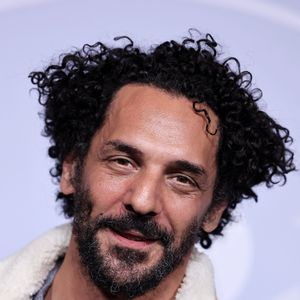 Une vache a accidentellement trouvé la tente contenant le fromage, unique source de revenus du village, et l’a entièrement détruite 


Tomer Sisley lors de la 28ème édition du Festival international du film de comédie de l'Alpe d'Huez le 16 janvier 2025.

© Dominique Jacovides / Bestimage