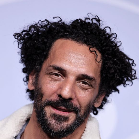 Une vache a accidentellement trouvé la tente contenant le fromage, unique source de revenus du village, et l’a entièrement détruite 


Tomer Sisley lors de la 28ème édition du Festival international du film de comédie de l'Alpe d'Huez le 16 janvier 2025.

© Dominique Jacovides / Bestimage