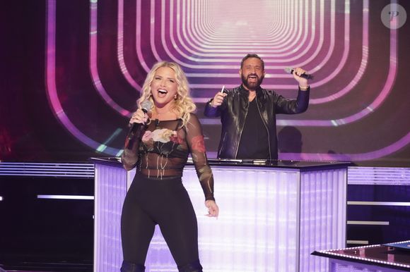 Un tarif bien loin d'être à la portée de toutes les bourses... 

Exclusif - Kelly Vedovelli, Cyril Hanouna, sur le plateau de l’émission « TPMP » présentée par C.Hanouna et diffusée en direct sur C8, Paris, France, le 24 fevrier 2025. © Jack Tribeca / Bestimage