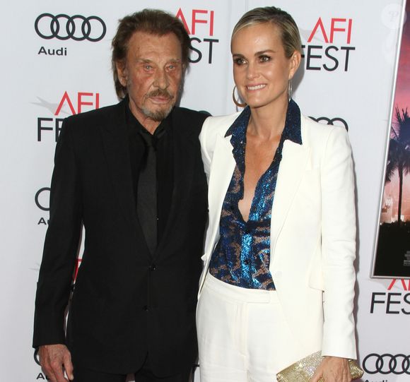 Tout au long de sa vie, le Taulier a multiplié les conquêtes... Situation qui n'a pourtant jamais troublé Laura Smet, car il restait avant tout un grand sentimental ! 

Johnny Hallyday et sa femme Laeticia Hallyday à la première de "Rules Don't Apply" à Los Angeles, le 10 novembre 2016.