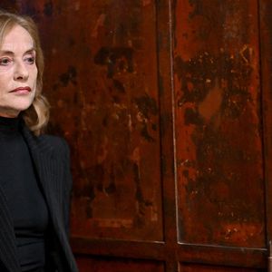 Isabelle Huppert assiste à la projection du film Violette Noziere lors du 16e Festival du film Lumière à Lyon, France, le 16 octobre 2024. Photo by Julien Reynaud/APS-Medias/ABACAPRESS.COM