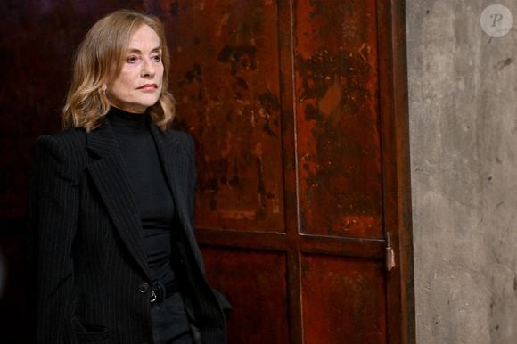 Isabelle Huppert assiste à la projection du film Violette Noziere lors du 16e Festival du film Lumière à Lyon, France, le 16 octobre 2024. Photo by Julien Reynaud/APS-Medias/ABACAPRESS.COM