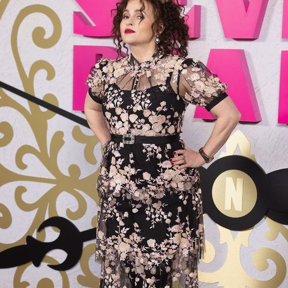 Elle partagera l’écran avec des stars internationales.

Helena Bonham Carter a épaté les spectateurs lors de la première britannique du film Seven Dials d'Agatha Christie, le 13 janvier 2026, à l'hôtel Mayfair de Londres. Photo par Backgrid UK/ Bestimage
