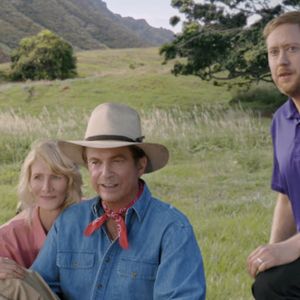 "C'est avec une immense tristesse que la famille de Sam Neill annonce son décès, survenu le lundi 13 juillet à Sydney, en Australie. Sam s'est éteint entouré des siens"

Picture MUST credit:  Xfinity. The cast of the original Jurassic Park movie get reunited and de-aged. Picture supplied by JLPPA