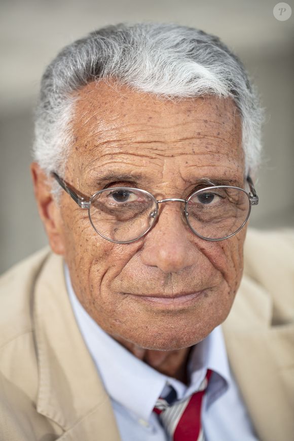 Exclusif - Jean Marie Périer a lancé son projet d'exposition dans les EHPAD en commençant par celui de Figeac dans le Lot, dont le vernissage a eu lieu le 12 mai 2022.