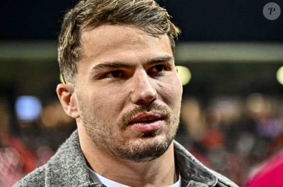 En 2024, il devient associé du restaurant Gaïa, en plein cœur de Toulouse, sa ville de jeunesse.

Antoine Dupont (st) lors du match de rugby de la 6ème journée du TOP14 opposant le Stade toulousain à l'Union Bordeaux Bègles (56-13) à Toulouse, France, le 12 octobre 2025.

 © Thierry Breton/Psnewz/Bestimage