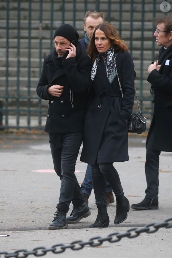 Christophe Maé et sa femme Nadège Sarron - Sorties de l'église de la Madeleine après les obsèques de Johnny Hallyday à Paris.
Agence / Bestimage