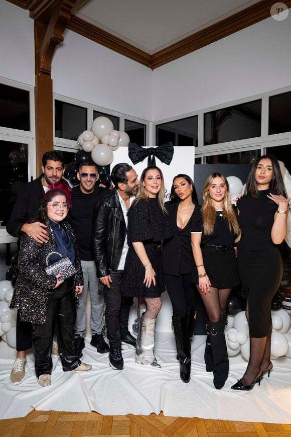 Exclusif - Magali Berdah, son mari Stéphane Teboul, Morgane MakeUp, Jazz Correia, Carla Ghebali, Guest lors de l'anniversaire surprise de M.Berdah (43 ans) au Pavillon Gravelle à Paris le 26 novembre 2024 avec tous ses amis influenceurs.

© Pierre Perusseau / Bestimage