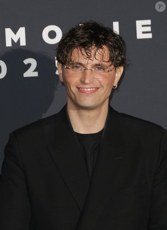 Raphaël Quenard au photocall du dîner de la 50ème édition de la cérémonie des César au Fouquet's à Paris, France, le 28 février 2025. © Coadic Guirec/Bestimage
