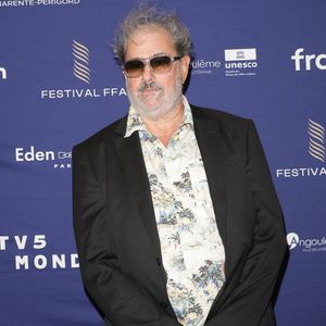 Gustave Kervern au photocall de la cérémonie de clôture lors de la 19ème édition du festival du film francophone d'Angoulême, France, le 29 août 2026. © Coadic Guirec/Bestimage