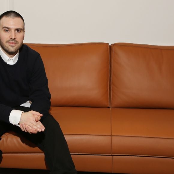 Fier de son ex-femme, il ajoute même : "Merci et bravo Queen A".

Jérémy Chatelain présente son nouveau clip "Carton à droite" en avant-première à l’Apple Store des Champs-Elysées à Paris le 21 mars 2019. Jérémy apprendra par la suite au public comment remixer son propre clip avec Garage Band, sur iPad. 

© Denis Guinebourg / Bestimage