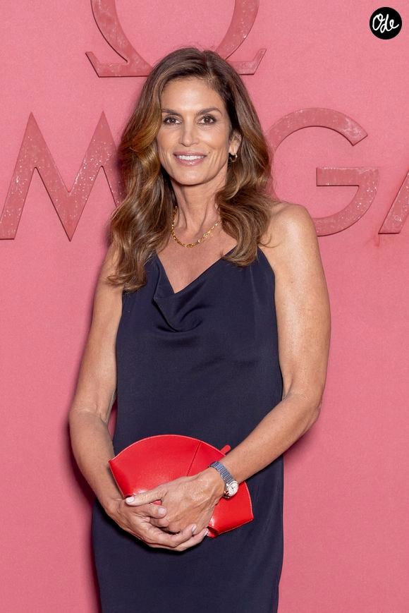 Cindy Crawford (ambassadrice Omega) au photocall de la soirée d’ouverture de la « Maison Omega » à l'hôtel de Poulpry, Maison des Polytechniciens pour les JO 2024 (Jeux Olympiques 2024) à Paris, France, le 27 juillet 2024.  © Olivier Borde - Jack Tribeca /Bestimage