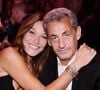 Elle vit avec Nicolas Sarkozy dans la Villa Montmorency, située dans le 16ème arrondissement de Paris, un lieu sécurisé et intime.

Carla Bruni-Sarkozy et son mari Nicolas Sarkozy - 19ème "Diner de la Mode" au bénéfice de Sidaction au Pavillon Cambon Capucines dans le cadre de la Fashion Week de Paris, France. Le 7 juillet 2022. © Rachid Bellak / Bestimage