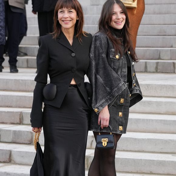 Sophie Marceau et Juliette Lemley assistent au défilé Schiaparelli haute couture printemps/été 2026 le 26 janvier 2026 à Paris, France. © Lucia Sabatelli/Bestimage