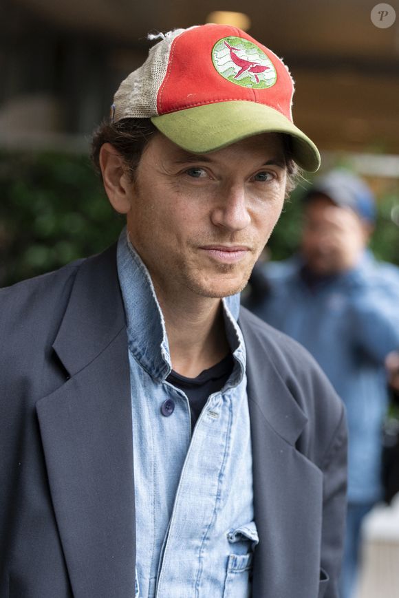 Raphaël au village lors des Internationaux de France de Tennis de Roland Garros 2025. Paris, le 27 mai 2025. 
© Moreau / Jacovides / Bestimage