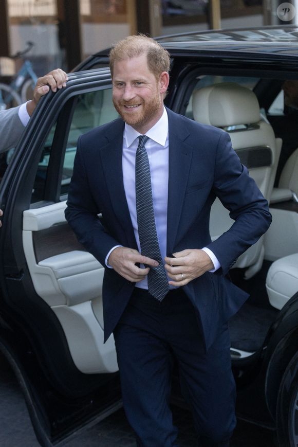 Le 8 septembre 2025, Londres, Angleterre, Royaume-Uni : Le Prince HARRY, Duc de Sussex, arrive à la cérémonie des WellChild Awards dans le centre de Londres. © Zuma/ABACA