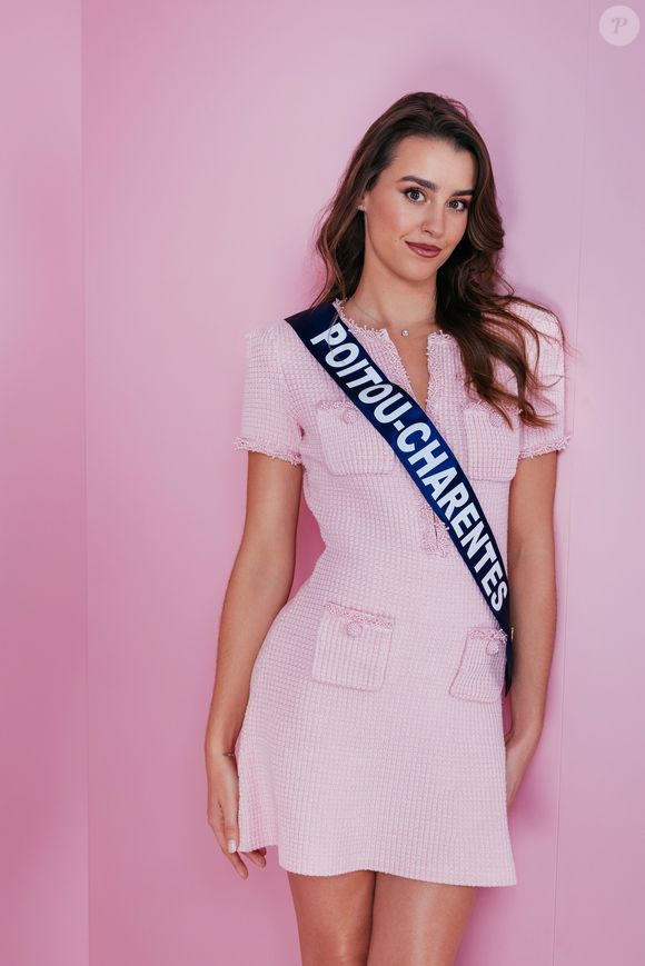 Miss Poitou-Charentes, Agathe Michelet - Portrait officiel des 30 candidates au concours Miss France 2026. SIPA / Benjamin Decoin via Bestimage