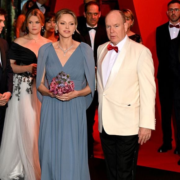 Le prince Albert II de Monaco et la princesse Charlene - 76ème Bal de la Croix Rouge dans la salle des Etoiles à Monaco le 12 juillet 2025. © Bruno Bebert/Bestimage