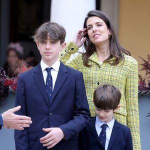 Raphaël Elmaleh a fait une apparition remarquée.

Charlotte Casiraghi et ses enfants Raphaël Elmaleh,  Balthazar Rassam - La famille princière monégasque dans la cour d'honneur du palais lors de la la fête nationale à Monaco. © Dominique Jacovides - Bruno Bebert / Bestimage
