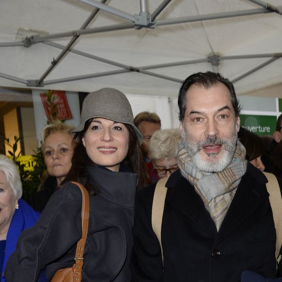 Samuel Labarthe et son ancienne femme Helene Medigue, Brigitte Kuster (Maire du 17eme arrdt de Paris) - Devoilement de la plaque en hommage a Loulou Gaste au 8 rue Saint-Ferdinand dans le 17eme arrondissement de Paris. Le 29 janvier 2014
Bestimage