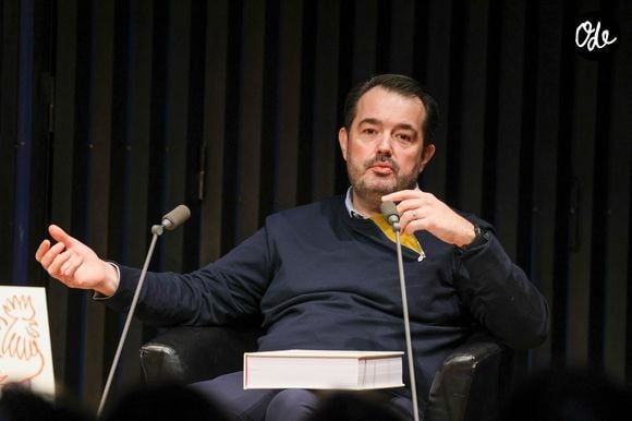 Exclusif - Jean-François Piège présente son "Encyclopédie Culinaire des Territoires de France" - Hachette Cuisine à la Station Ausone - Librairie Mollat, à Bordeaux, France, le 14 décembre 2024.

© Jean-Marc Lhomer / Bestimage