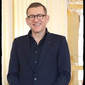 Devant l'inquiétude qu'a suscité cet accident, Dany Boon a tenu à rassurer ses fans, sur Instagram, ce dimanche 11 mai 2025...

Dany Boon reçoit des mains de Rachida Dati le Grand Prix Raymond Devos de la langue française 2025 au Salon Jérôme du Ministère de la Culture à Paris le 21 mars 2025. © Alain Guizard/Bestimage