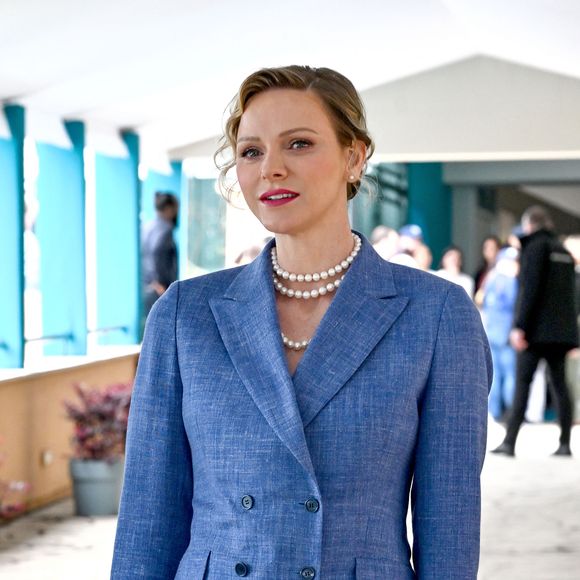 Charlene de Monaco ne rate jamais une occasion de mettre en avant son sens du style. 

La princesse Charlene de Monaco durant la finale de la 118e édition du Rolex Monte-Carlo Masters, au Monte-Carlo Country Club à Roquebrune Cap Martin.
© Bruno Bebert / Bestimage