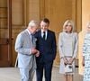 Le roi a également reçu une trompette de la Garde Républicaine, symbole de loyauté et de ferveur selon l’Élysée.
Déambulation d'Emmanuel Macron, président de la République Française, et de la Première dame Brigitte Macron, dans les jardins du château de Windsor avec le roi Charles III d'Angleterre et Camilla Parker Bowles, reine consort, le 9 juillet 2025.
© Jeanne Accorsini / Pool / Bestimage