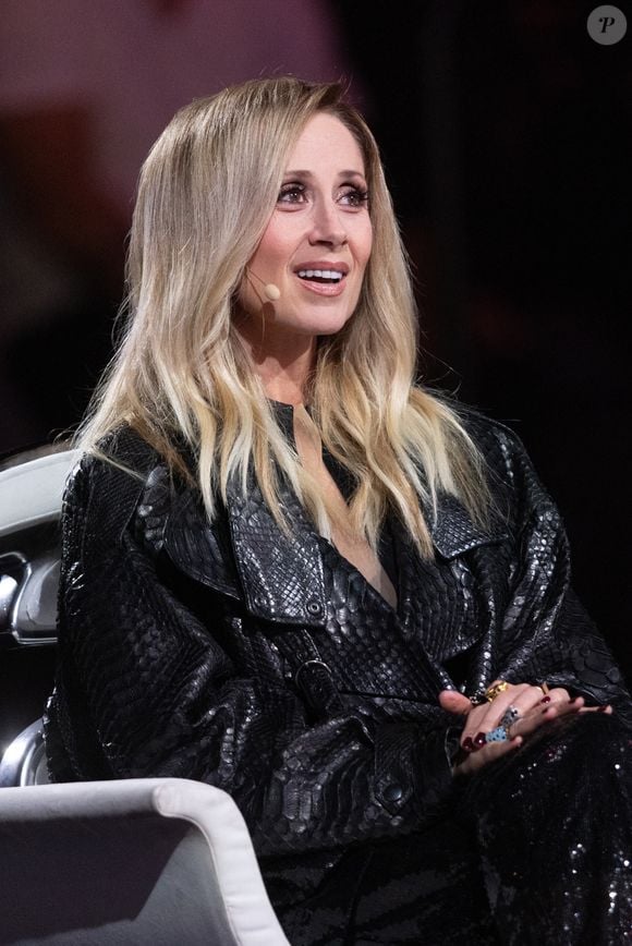 Exclusif - Lara Fabian lors de l'enregistrement de l'émission "La chanson secrète N°14", présentée par Nikos Aliagas et diffusée le 26 décembre sur TF1, à Paris le 9 décembre 2025. © Jacovides-Moreau/Bestimage