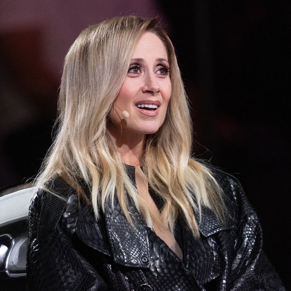 Exclusif - Lara Fabian lors de l'enregistrement de l'émission "La chanson secrète N°14", présentée par Nikos Aliagas et diffusée le 26 décembre sur TF1, à Paris le 9 décembre 2025. © Jacovides-Moreau/Bestimage