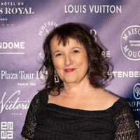 "Je le conseille pour se défouler" : À 61 ans, Anne Roumanoff pratique ce sport pour rester en forme, il est aussi bénéfique pour la mémoire