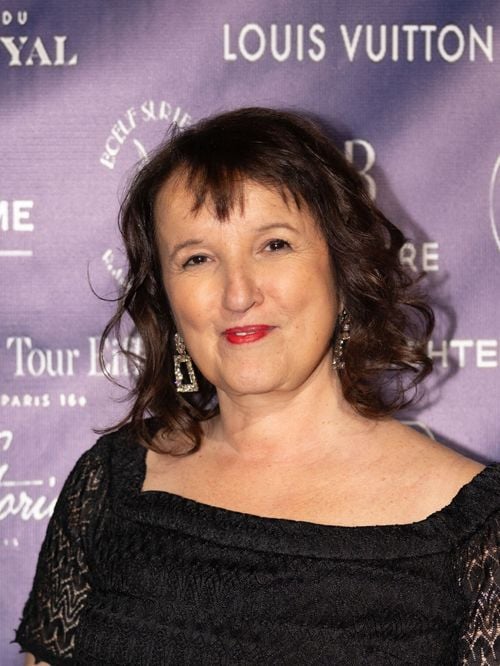 "Je le conseille pour se défouler" : À 61 ans, Anne Roumanoff pratique ce sport pour rester en forme, il est aussi bénéfique pour la mémoire