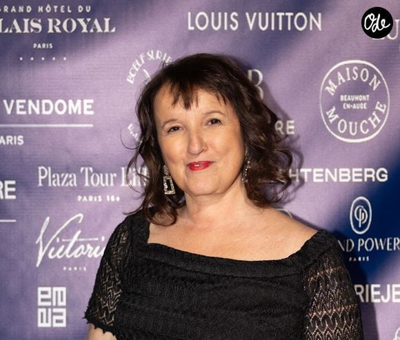 À 61 ans, Anne Roumanoff a trouvé une activité qui lui permet de se dépenser tout en évacuant les tensions : la boxe

Anne Roumanoff au dîner de gala caritatif de l'ONG Elisecare dédié aux enfants de la guerre au Pavillon Ledoyen à Paris

© Julien Sarkissian / Bestimage