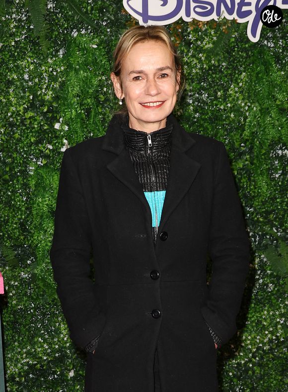 Sandrine Bonnaire - Avant-première de la mini-série Disney "Tout Va Bien" à l'UGC Normandie à Paris le 9 novembre 2023. © Coadic Guirec / Bestimage