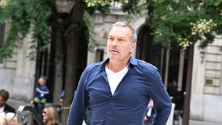 "Je n'ai plus rien" : Marc-Emmanuel Dufour perd ses moyens devant son établissement réduit en cendres