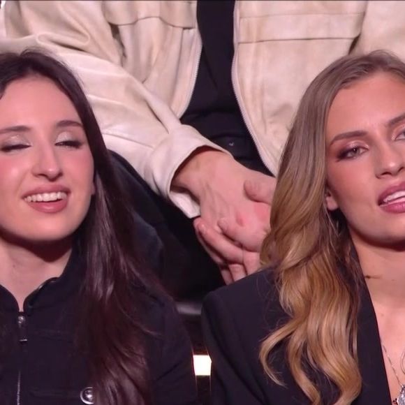 Les deux candidates ont enchaîné les prestations en solo et en duo pour séduire le public.

Patricia Kaas est venue soutenir Ambre pour la finale de la "Star Academy".