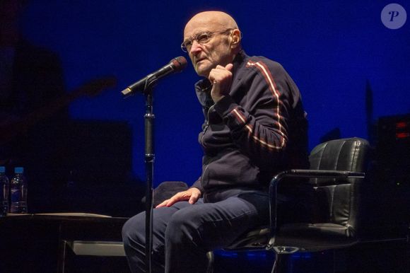 Phil Collins est sur la scène de l'O2 à Londres. Photo Bav Media/Splash News/ABACAPRESS.COM