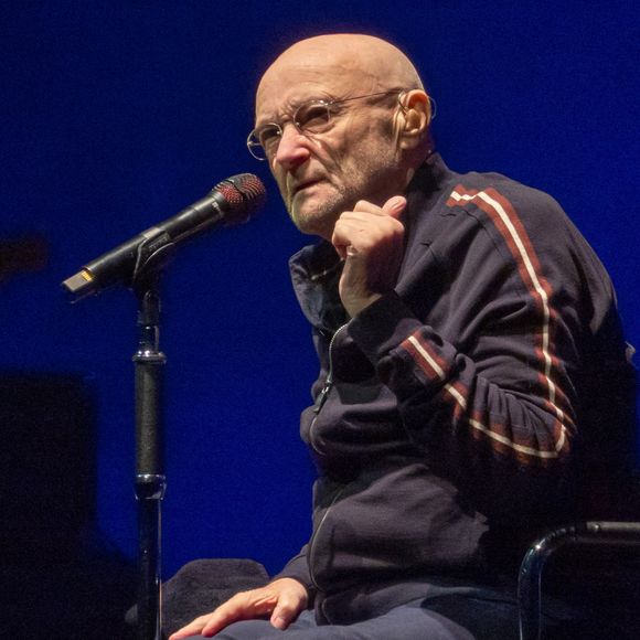 Phil Collins est sur la scène de l'O2 à Londres. Photo Bav Media/Splash News/ABACAPRESS.COM