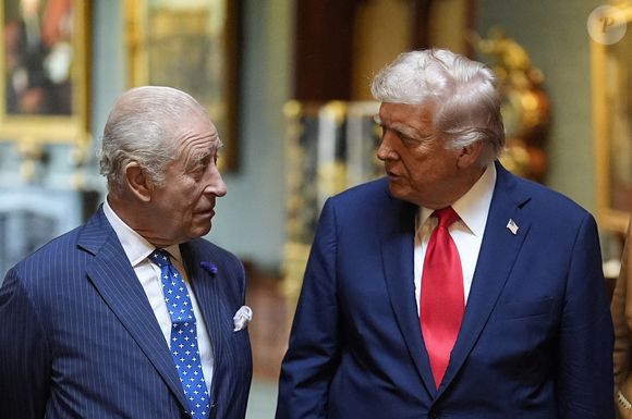 Une visite durant laquelle le roi a mis les petits plats dans les grands.

Donald J. Trump et le roi Charles III d'Angleterre lors du banquet d'Etat au château de Windsor en l'honneur de la visite officielle de président Donald Trump et de la Première dame Melania au Royaume-Uni. © PA Photo/ Bestimage
