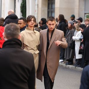 Deva Cassel et son compagnon Saul Nanni - Arrivées au défilé Dior Haute Couture Printemps/Été 2024 dans le cadre de la Fashion Week de Paris (PFW), au musée Rodin à Paris, France, le 22 janvier 2024. © Denis Guignebourg/Bestimage