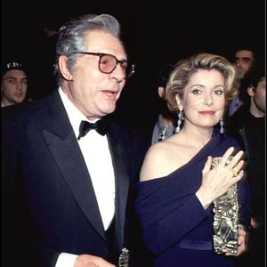 L’acteur est le fils de Catherine Deneuve, qui a été en couple avec Marcello Mastroianni

Archives - Marcello Mastroianni et Catherine Deneuve à la cérémonie des César en 1993. AGENCE / BESTIMAGE